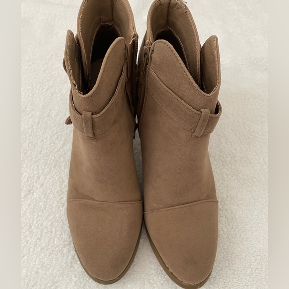 Rue 21 Booties - Picture 3 of 9